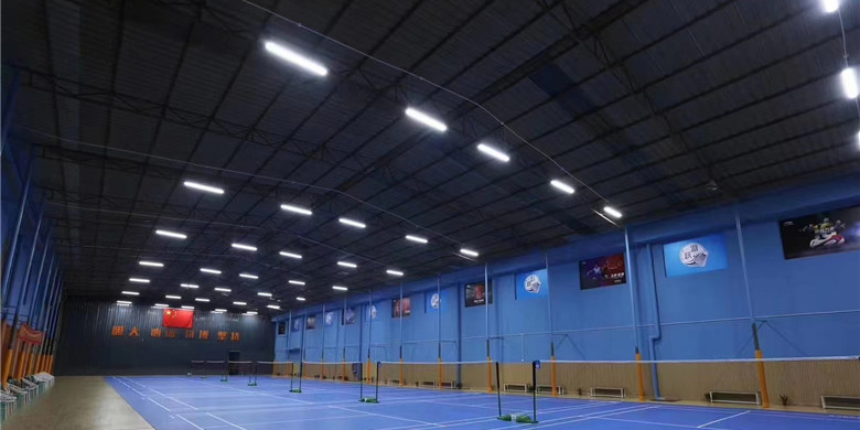 名称：室内篮球训练馆篮球俱乐部场馆灯